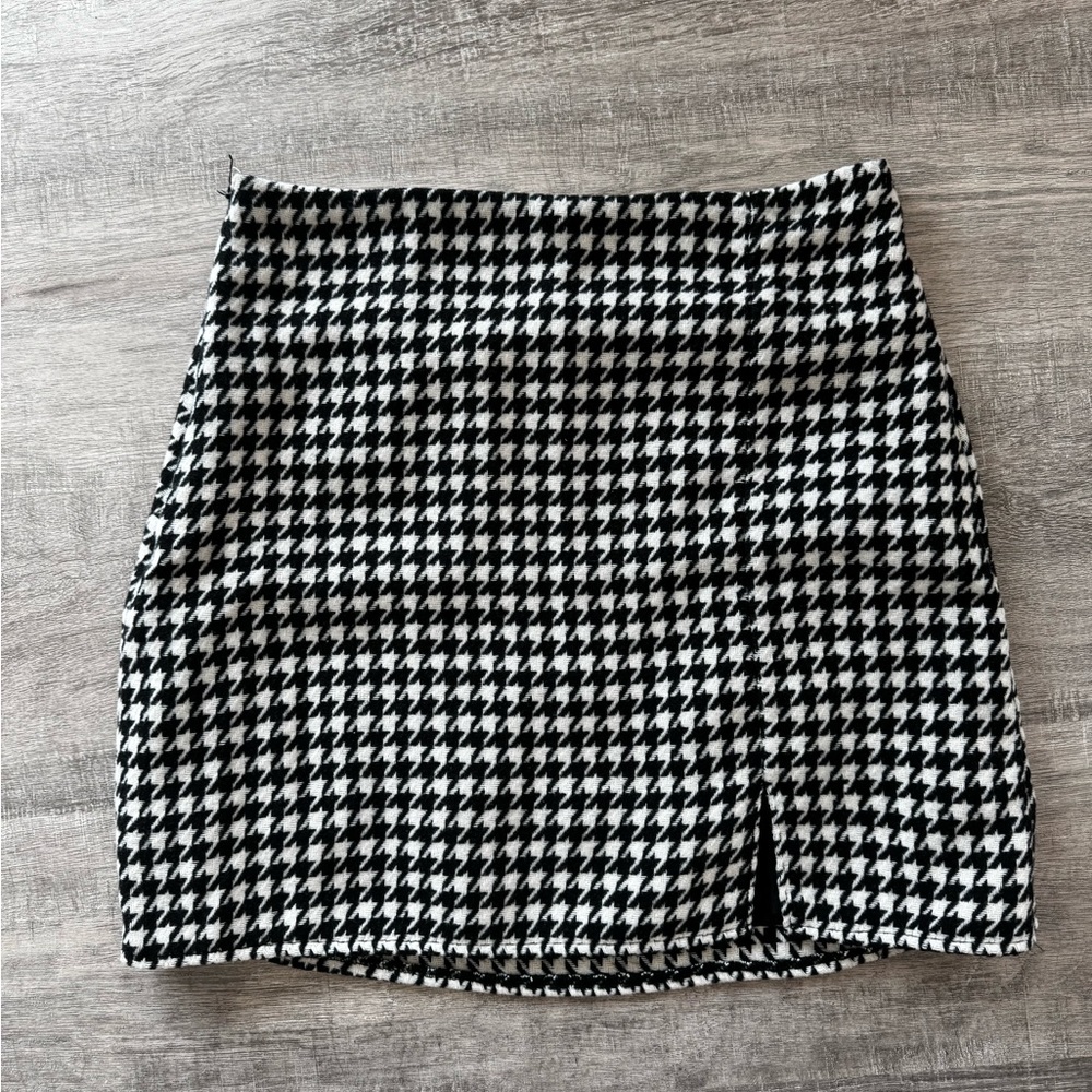 Old Navy Black and White Pencil Skirt